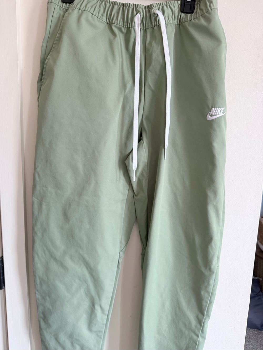 Nike Club Woven Mens Size Large Oil Green White Tapered Leg Pants